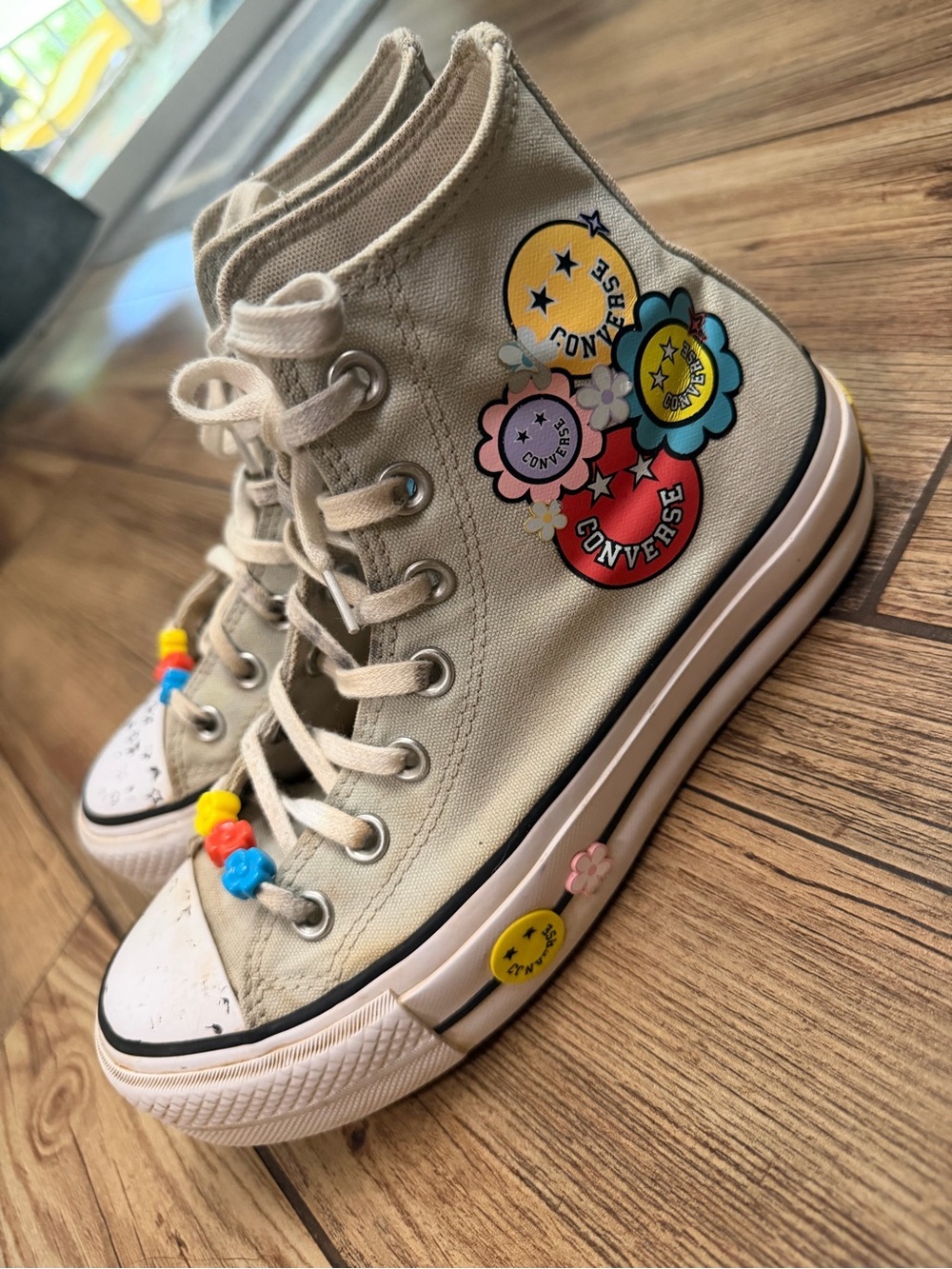 Converse Lift Platform Smiles Floral High Tops Women’s 6.5 🌼